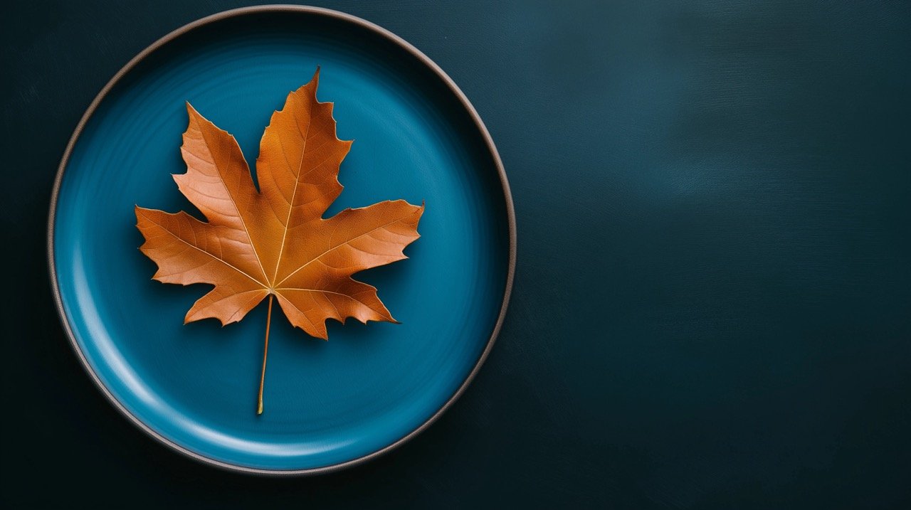 Download Free HD Thanksgiving Image Blue Plate with Autumn Leaf, Perfect for Fall Celebrations